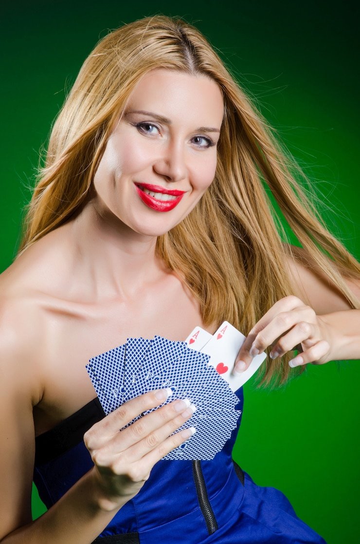 Studio live dealer Dragon Tiger di pakde togel